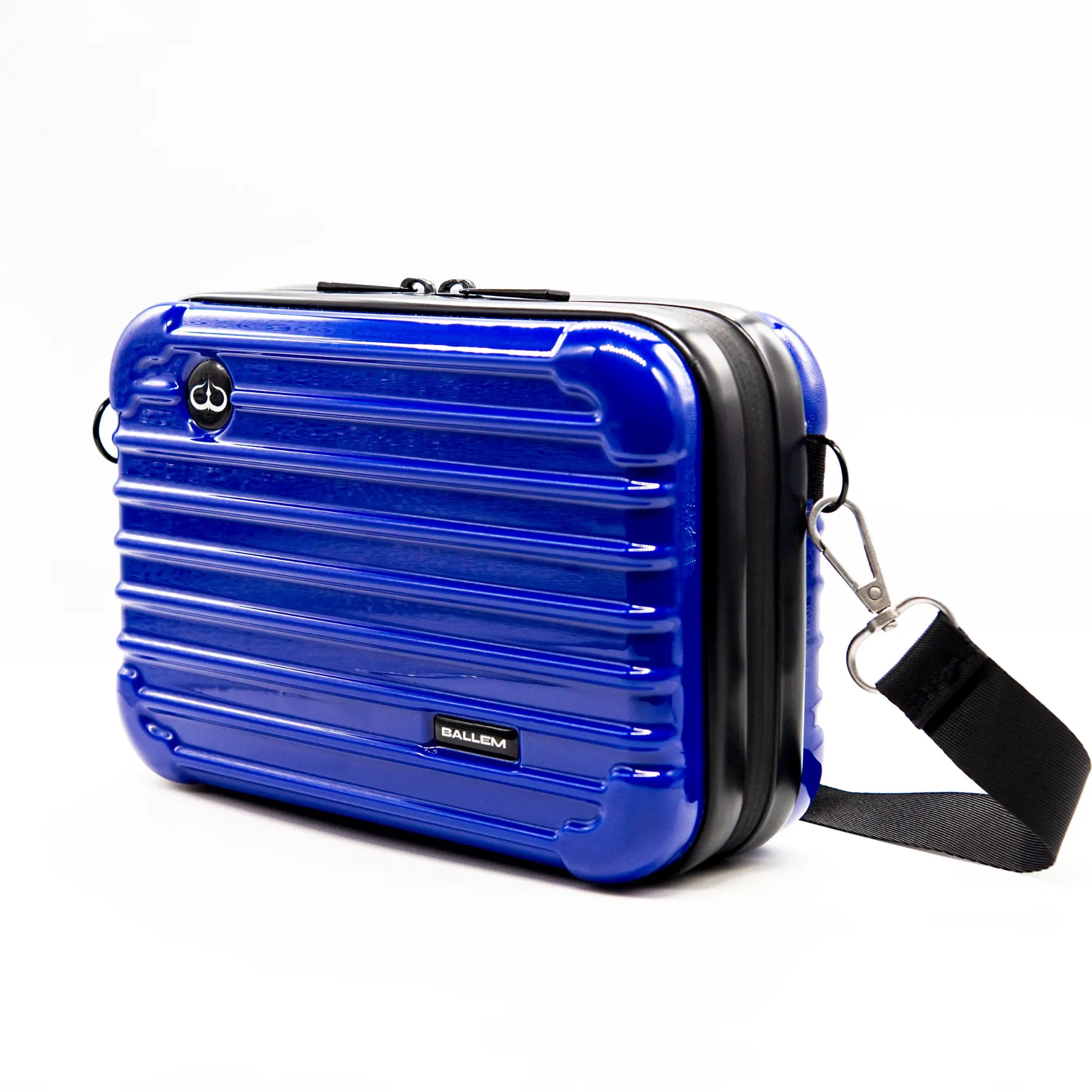 Custodia da viaggio Ballem Bag per rasoio e accessori:
Il Beauty perfetto per proteggere il tuo rasoio Ballem, i suoi accessori e i cosmetici liquidi durante viaggi, voli in aereo o giornate in palestra. Compatta, resistente e leggera, è ideale per l’uso quotidiano e il trasporto nel bagaglio a mano. 